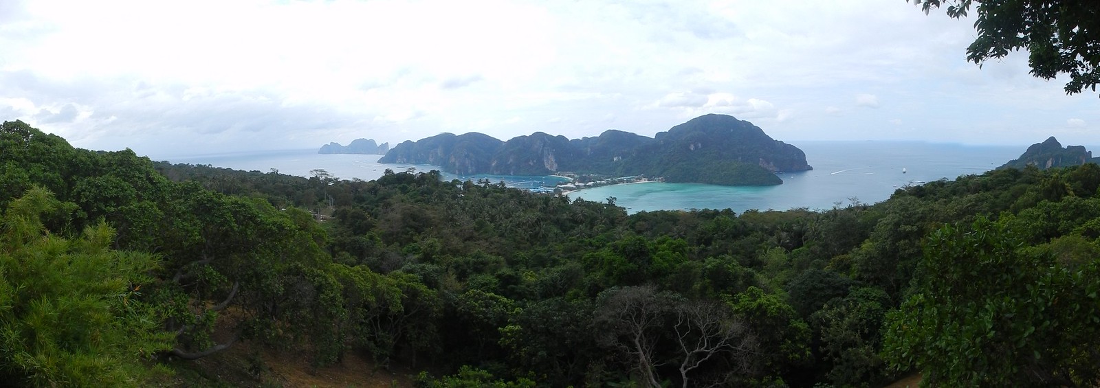 TAILANDIA POR LIBRE: TEMPLOS, ISLAS Y PLAYAS - Blogs de Tailandia - Rumbo a Ao Nang: navegando entre gigantes de roca (6)