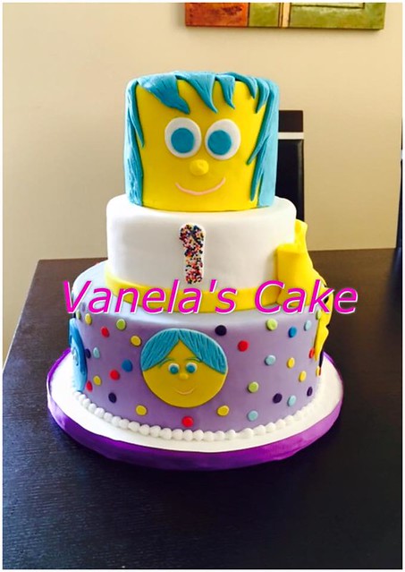Cake by Vanela's Cakes