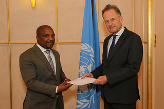 NEW PERMANENT REPRESENTATIVE OF LESOTHO PRESENTS CREDENTIALS TO THE DIRECTOR-GENERAL OF THE UNITED NATIONS OFFICE AT GENEVA