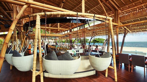 prama-sanur-beach-bali-hotel-bamboo-bar
