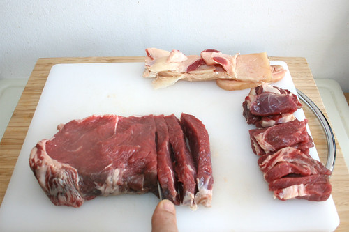 12 - Roastbeef in Streifen schneiden / Cut beef in stripes
