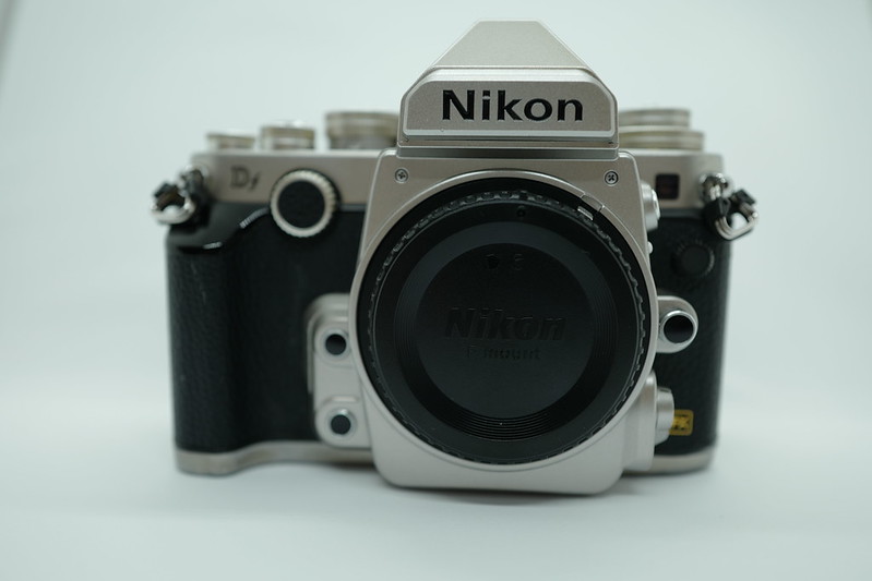 Nikon Df正面