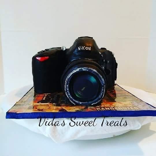 Camera Cake by Camille Tyre-Norberto of Vida's sweet treats