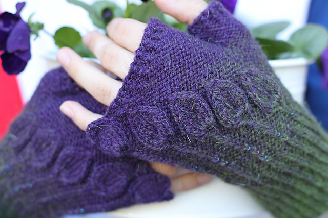 Secession Mitts