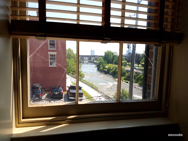  Window views