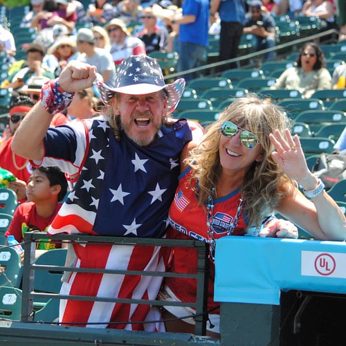 US #rugby superfans. Woo! #rugbygirls #muse #rwc7s #attpark