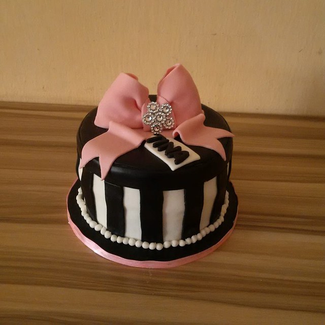 Cake by Asmi Cakes & Small Chops