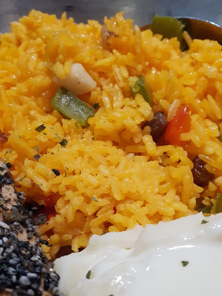 西班牙焗飯 Paella baked rice & 日本"振り掛け"三文鱼 Furikake Salmon RM$16 @ Fish & Co at Main Place USJ21