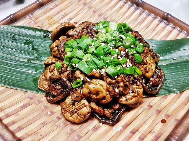 Stewed Mushrooms With Minced Pork