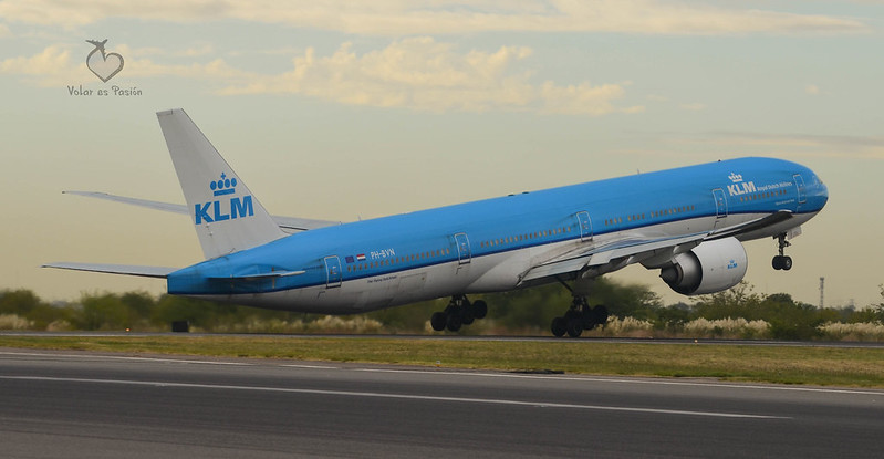 KLM / B777-300