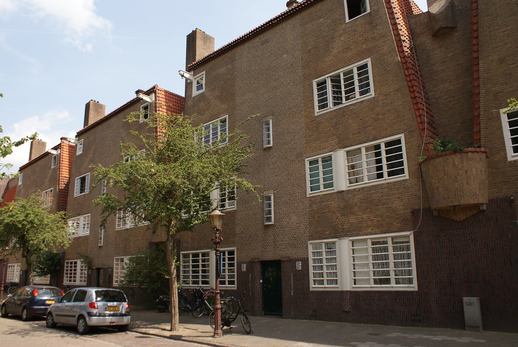 Habitations De Dageraad dans le quartier du Pijp à Amsterdam.