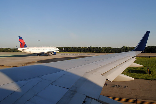 aircraft airplanes airliners planes wing atk katl atlanta airport window seat view