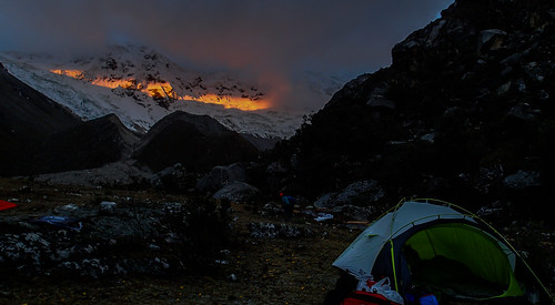 andes cordillerablanca peru quebradaishinca camping climber climbing mountaineering scenery sunset áncash pe