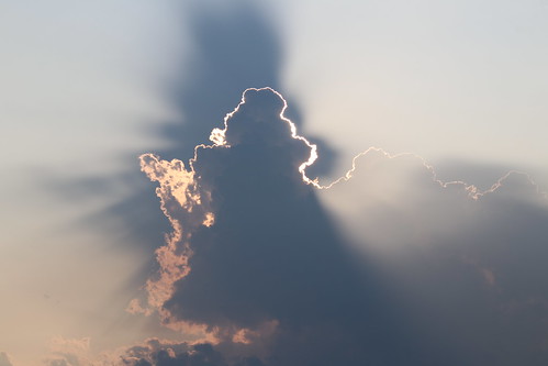 sunset clouds sun outlines summer saline michigan salineairport salinetownship sunset08112018 rays sunrays raysofsun 2018project365coreys yearelevenproject365coreys project365 p365cs082018 356project2018