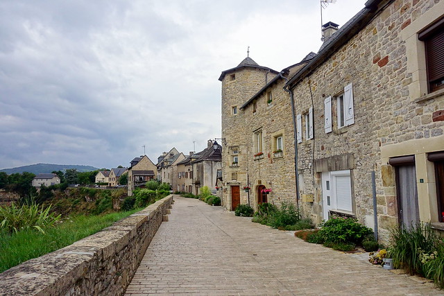 4. Aveyron: Bozouls, Conques. - De viaje por Francia: diarios, viajes y excursiones en coche. (6)