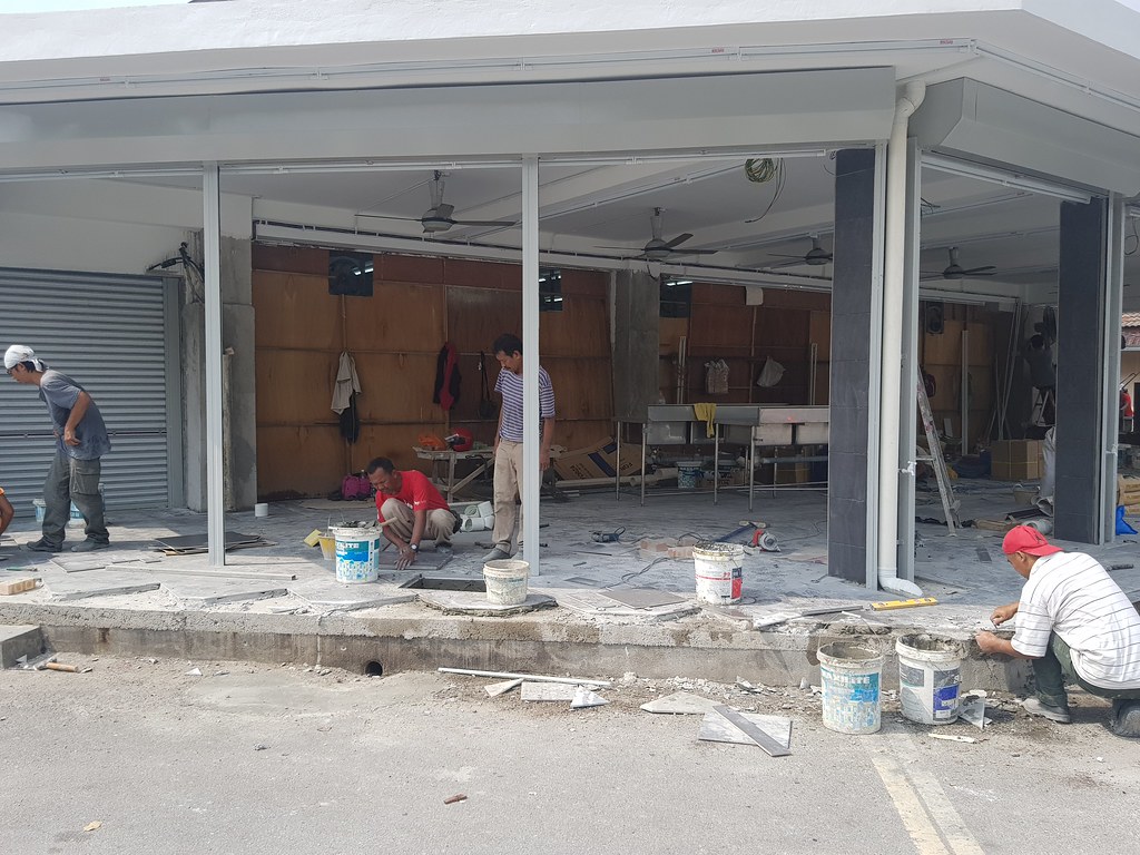 Weng Soon Jaya re-open as 2-shop lot next week Tuesday 7th August (after almost 9 months of renovation) @ Guan Kee Wan Ton Mee at 新永顺茶餐室 Restoran Weng Soon Jaya USJ17