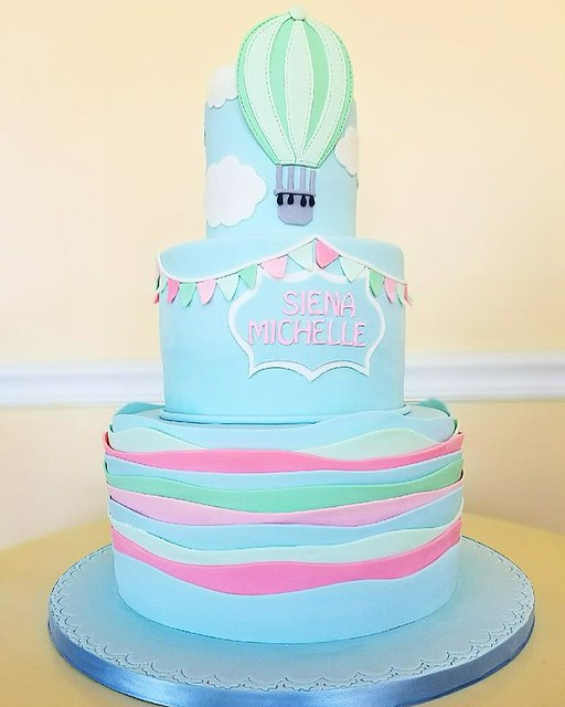 Hot Air Balloon Cake by Todo Dulces - Everything Sweet