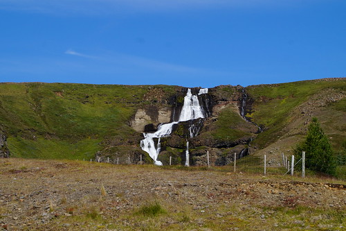 Un par de cascadas y fiordos del este, bastante coche, incluido incidente - Islandia en grupo organizado (10)