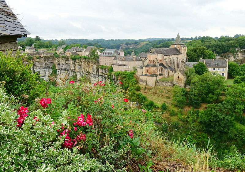 4. Aveyron: Bozouls, Conques. - De viaje por Francia: diarios, viajes y excursiones en coche. (18)