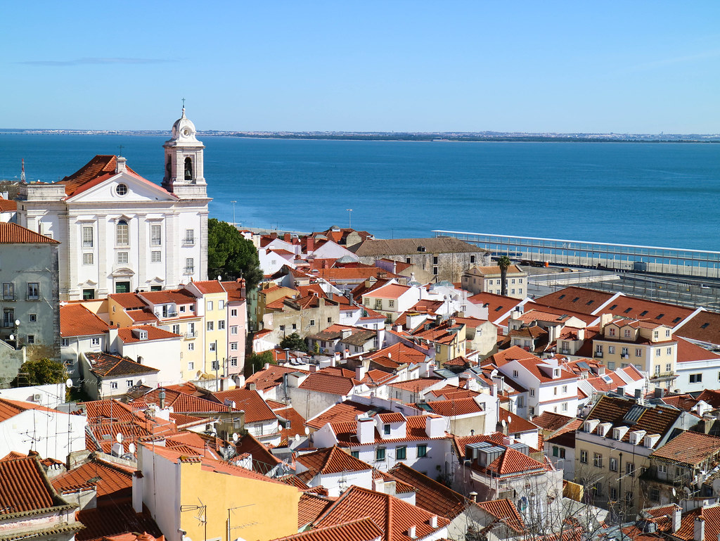 Vistas mirador Santa Luzia en Lisboa