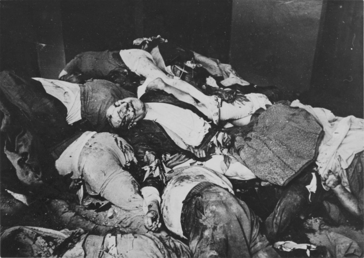 Гора тел жителей Львова, убитых во время погромов, июль 1941