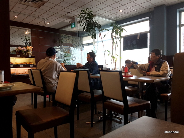 Hai Tang Bakery & Cafe interior