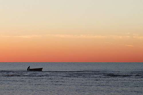 morning beach water sunrise boat fishing fisherman canoneos10d bajacalifornia sanfelipe tamron90mmf28 méxico sanfelipeméxico