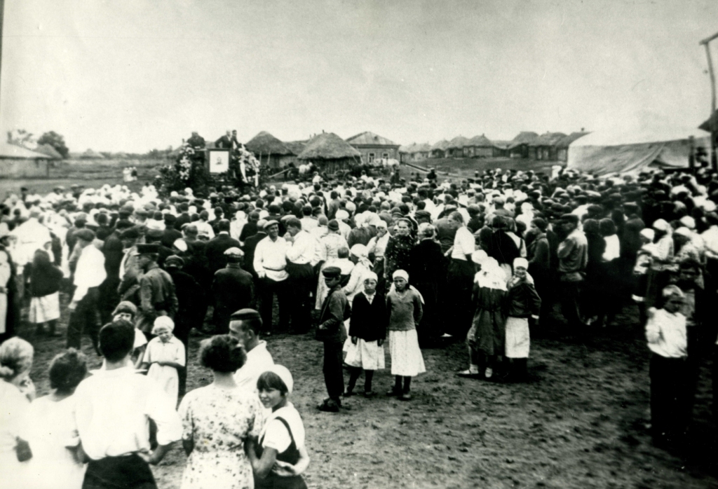 Торжественный митинг в честь открытия музея 30 июля 1939 г., на котором присутствовали более 2 тыс. человек