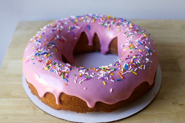 marbled raspberry doughnut cake