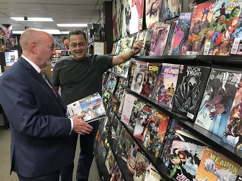 Mayor Madden visits Aquilonia Comics 05-04-2018