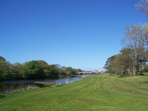 thurso river caithness sutherland north coast trees blue weather clear sky warm sunny allanmaciver