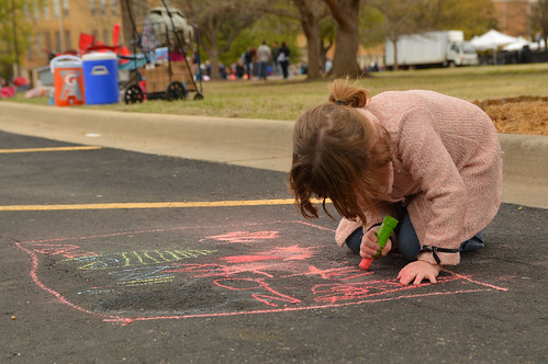 montmartrechalkartfestival oklahoma chickasha usao universityofscienceandartsofoklahoma festival chalk art kid child children 2018 april