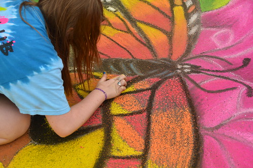 montmartrechalkartfestival oklahoma chickasha usao universityofscienceandartsofoklahoma festival chalk art kid child children highschool 2018 april butterfly