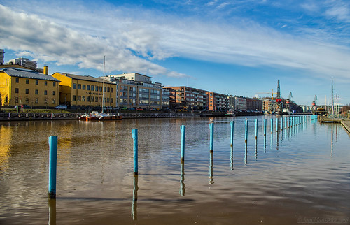 spring river outdoor view poles buildings architecture boats blue sky clouds cranes aurajoki turku suomi finland atx280afpro tokinaaf2880mmf28