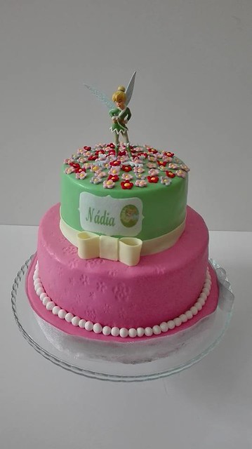 Cake by Claudia Pereira Cake Designer