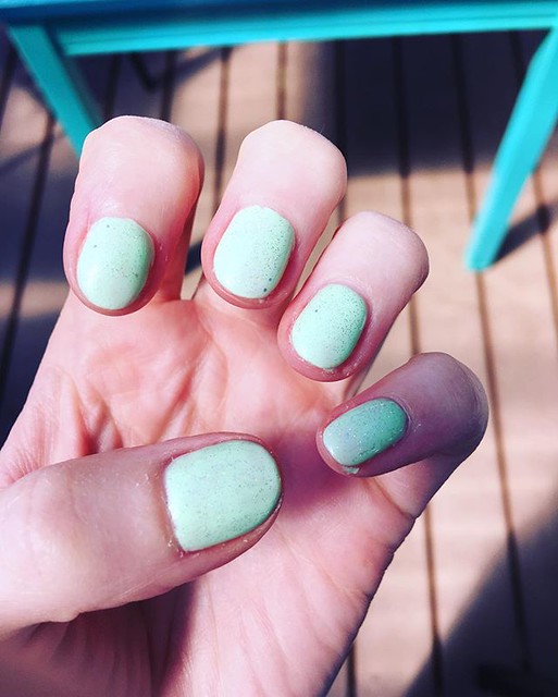 Minty sparkle nails for Mother’s Day ✨✨✨