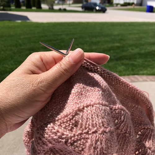 Took advantage of the sunshine by knitting on my Morning Sky by Heidi Kirrmaier outdoors!
