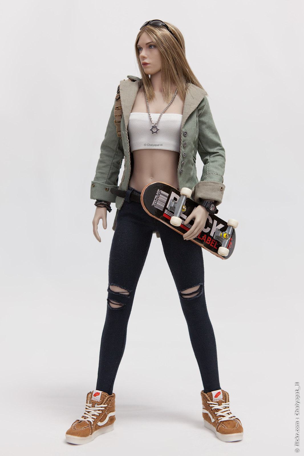 cara - Skater Girl 41775305602_a9c84c7459_h