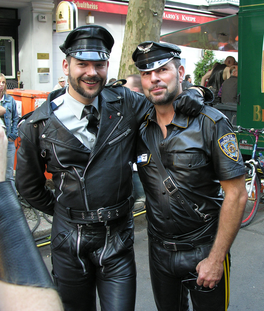 Gay Berlin Leather 72