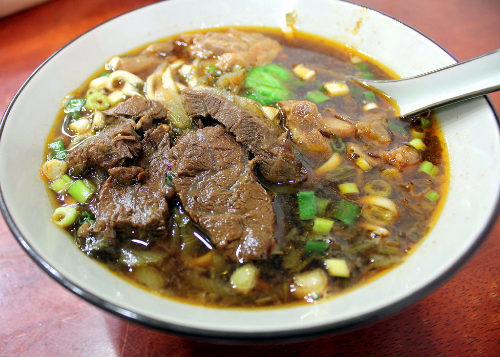 tonghua-night-market-beef-noodles-alexisjetsets