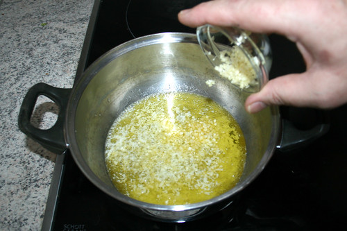 32 - Knoblauch in Butter andünsten / Braise garlic