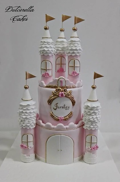 Cake by Dulcerella Cakes