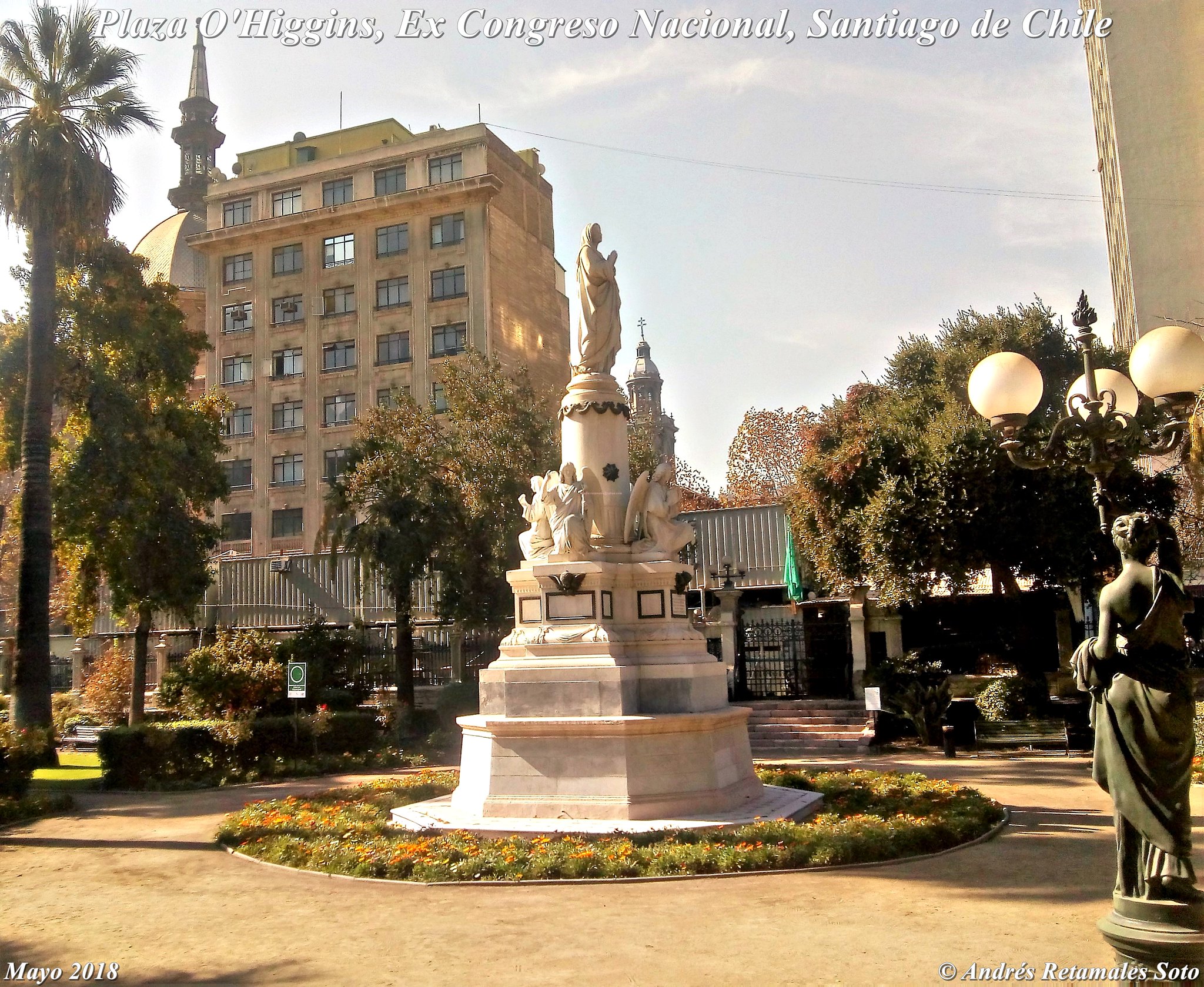 Monumento La Virgen Orante, Plaza O'Higgins, Jardines del Ex Congreso Nacional, Santiago de Chile, mayo 2018