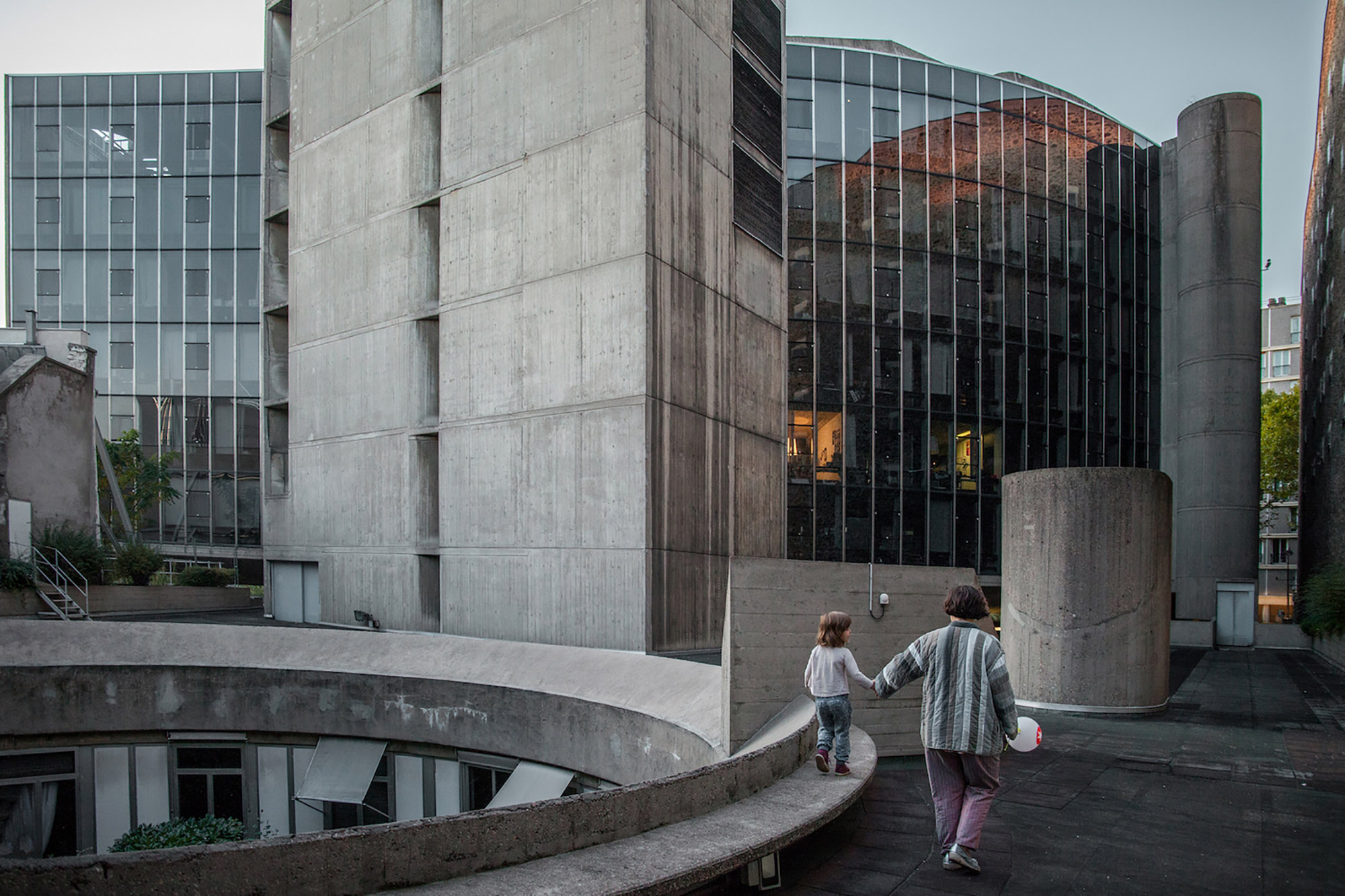 mm_French Communist Party Headquarters  design by Oscar Niemeyer_13