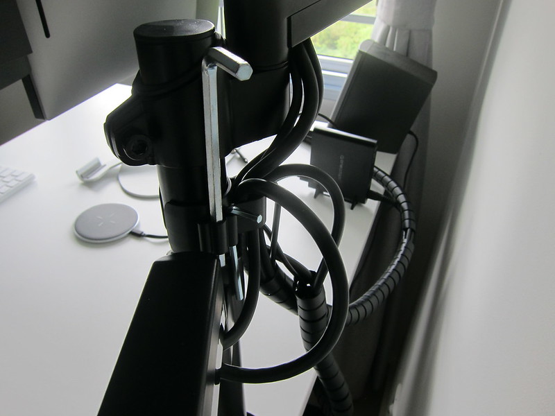 Freedom Dual Monitor Arm - Cable Management Clip