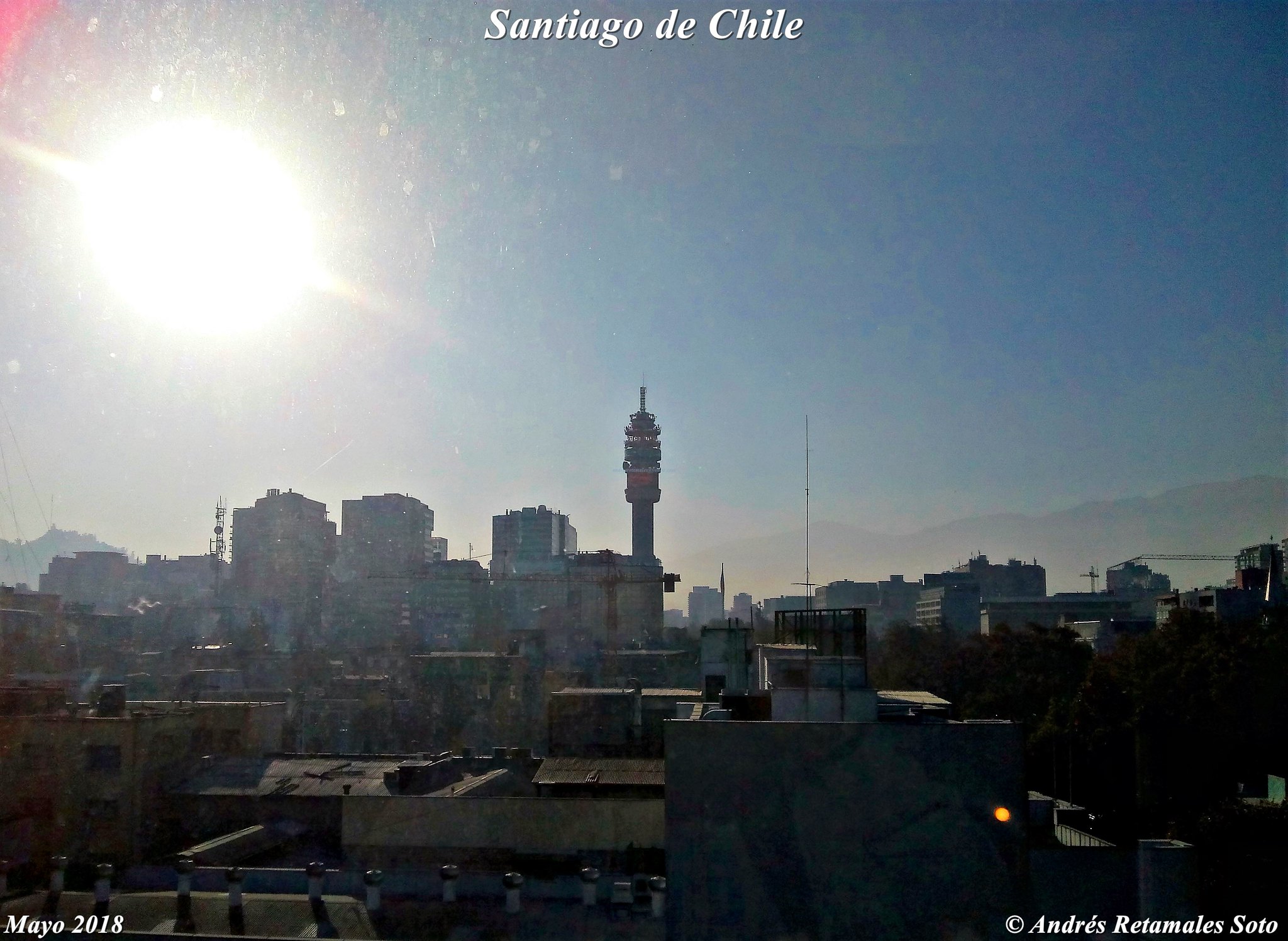Santiago de Chile, mayo 2018. Vista desde Santiago Centro hacia el Oriente