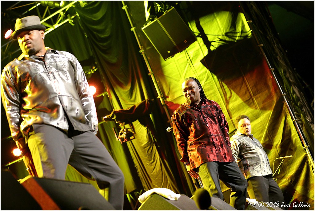 Earth, Wind & Fire Experience