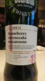 SMWS 108.11 - Strawberry cheesecake macaroons