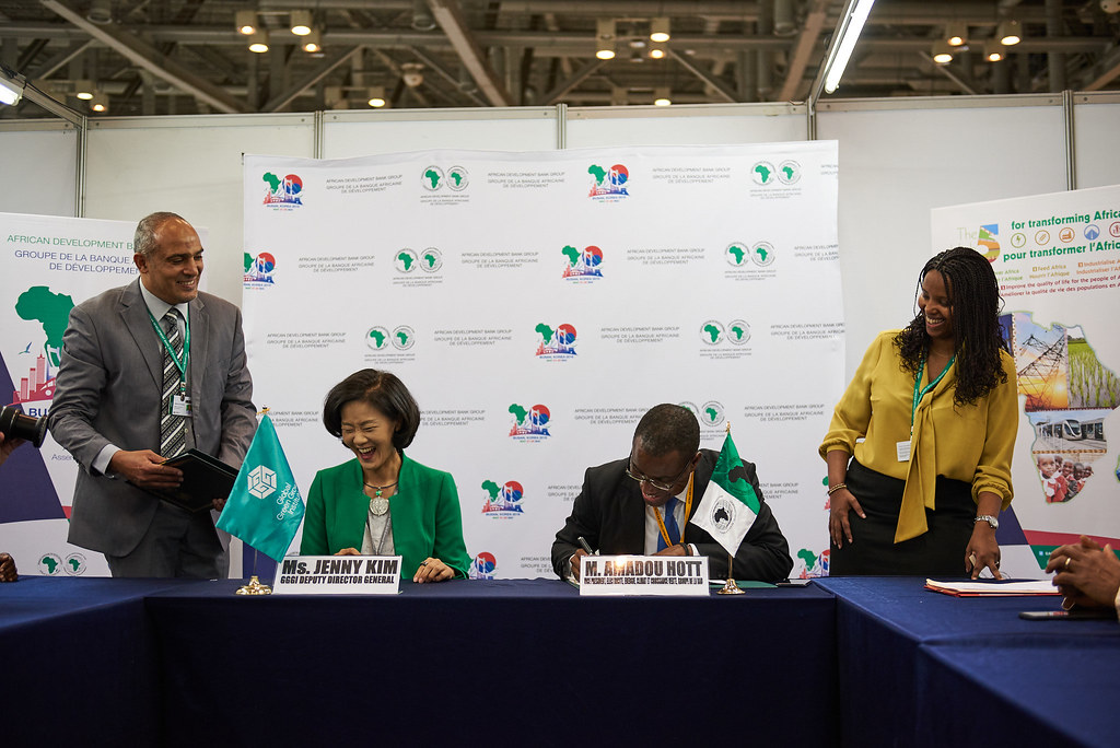 Busan AfDB Annual Meetings Day 5 - Morning Signing Ceremony