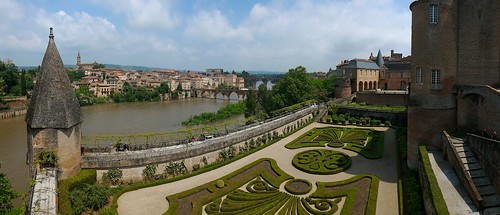 Garden with Tarn River and Old Bridge - Albi, France